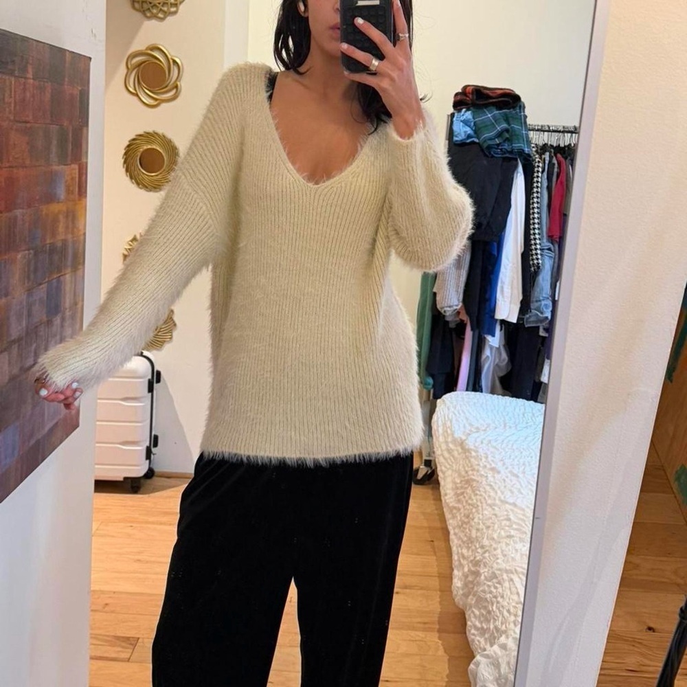 Kimchi Blue Soft Cream V-Neck Sweater